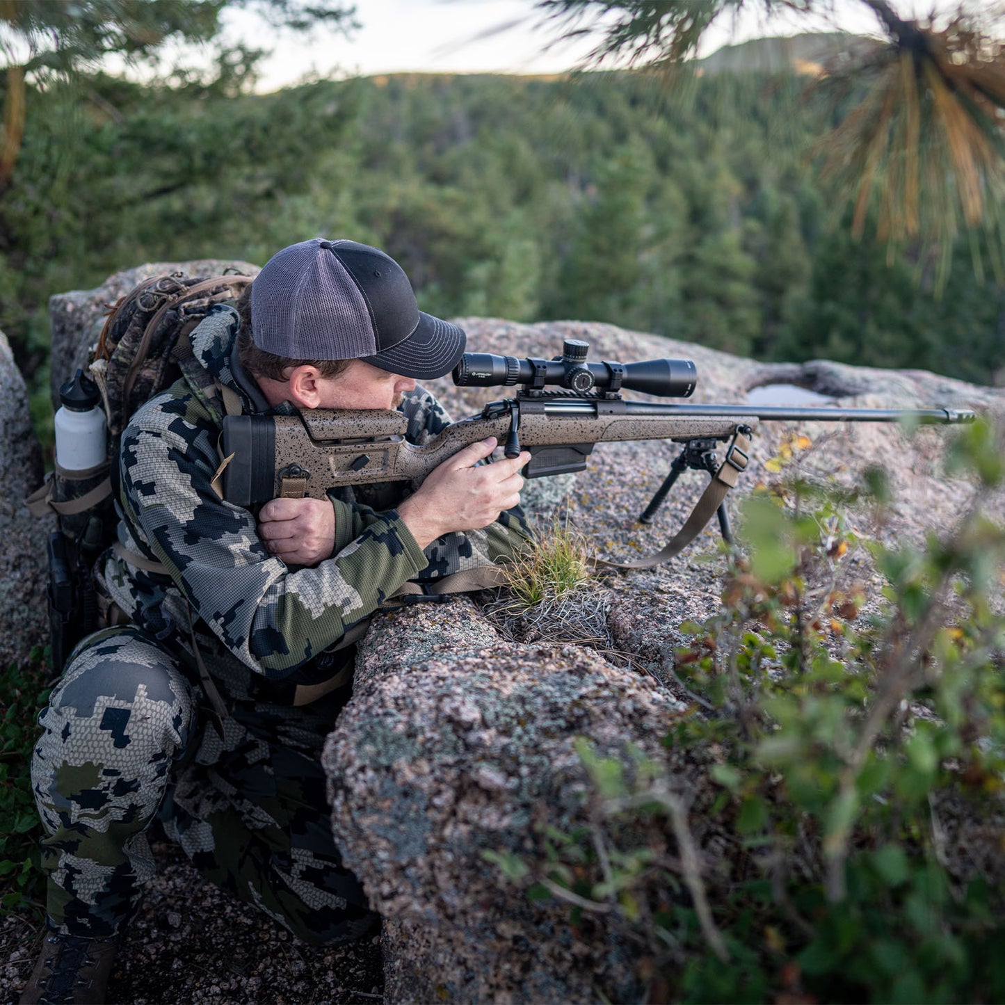 Ares ETR UHD 3-18x50 APLR6 FFP IR MOA Reticle